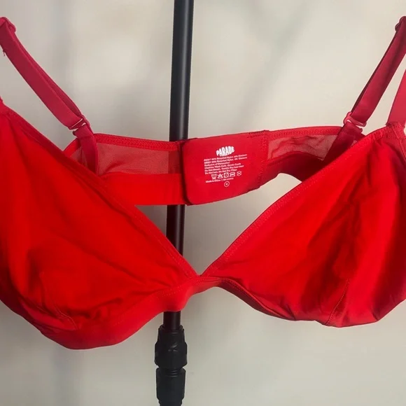 Parade Red Women's Intimate Bra Size Medium - Picture 5 of 6